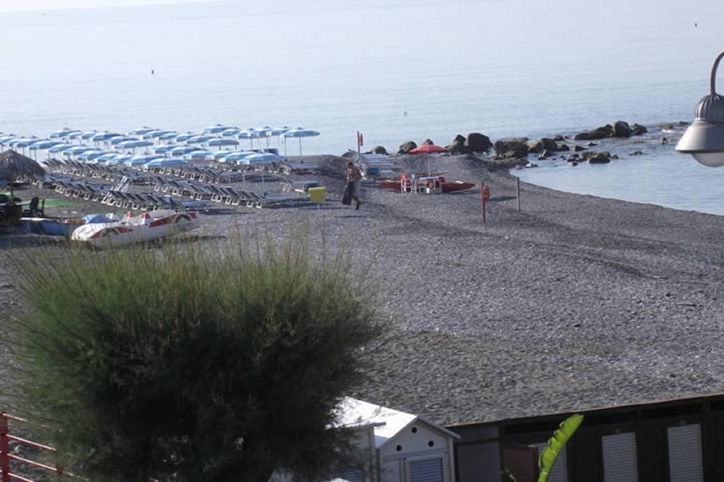 Hotel Piccolo Paradiso Bordighera Exterior photo