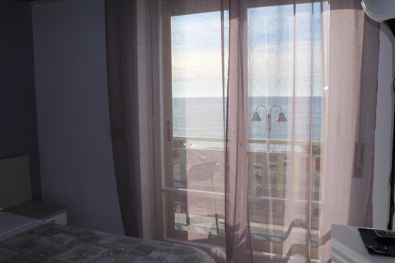 Hotel Piccolo Paradiso Bordighera Exterior photo